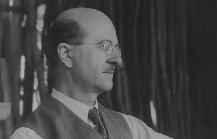 Rene Maurice Gattefosse Rene Maurice Gattefosse, egy francia illatszervegyész felfedezte a levendula illóolaj gyógyító hatását.